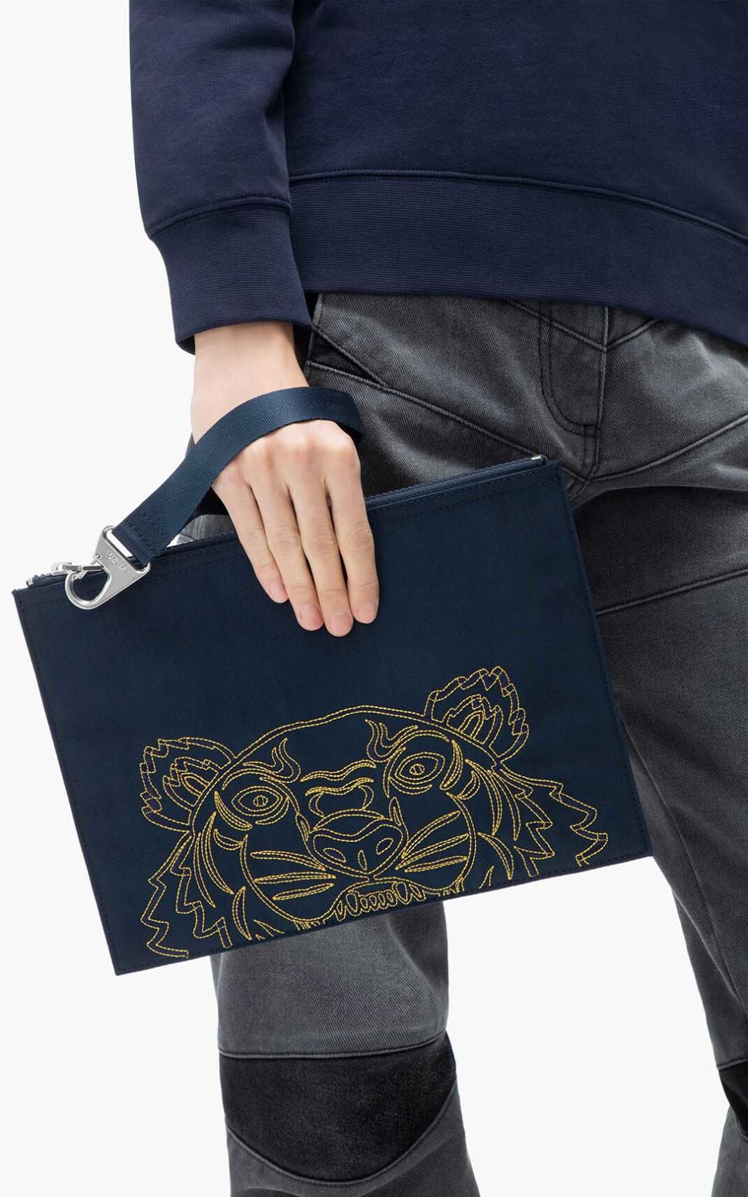 Kenzo Large Kampus Tiger Clutch Hombre Azul Marino Azules | 1087235-FC